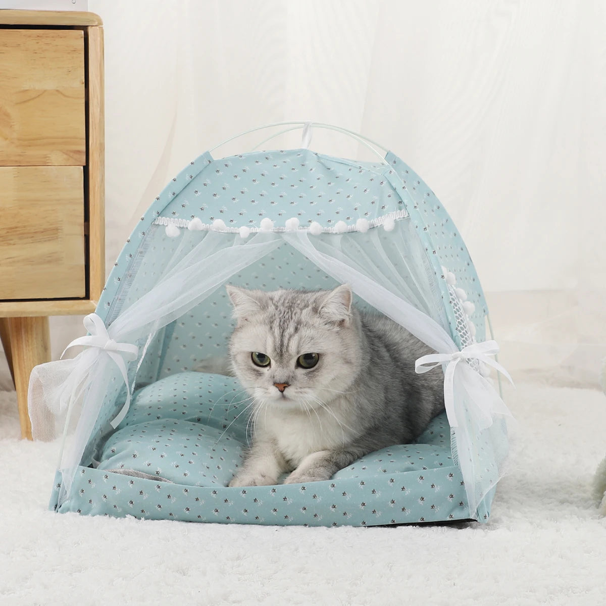 Stylish Cozy Winter Cat Tent Bed 